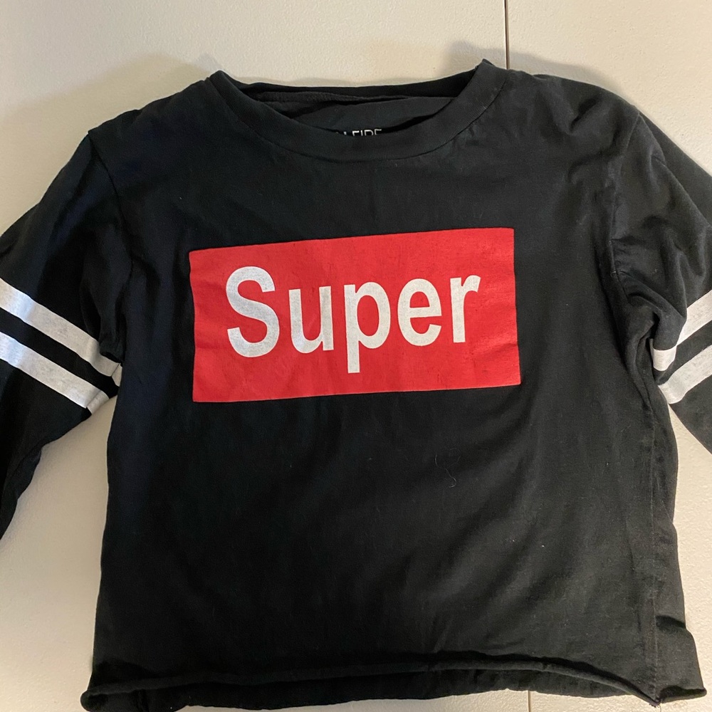 Black “super” crop-top